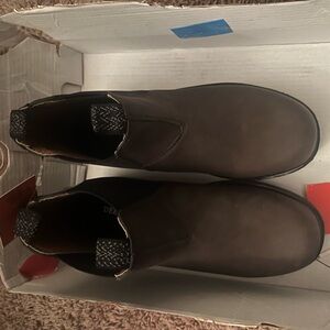 Kids brown boots. Brand new